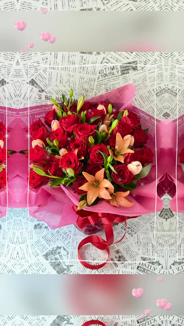 自由が丘　桜新町のフラワースクール　ブルーメンツアウバ　Blumenzauber です。  年度末の3月31日。  転勤や退職のお祝いの花束。  八重のチューリップを開いて花束を作ってみました。  意外と可愛い🩷  ラッピングも韓国風に。 まだまだ練習が必要ですが、少しずつ。  スクールでは春の体験レッスンや見学を受付中です。  プロフィール欄ホームページお問合せボタン🔘よりお願いします。  @sawakoueki  @flowerdesigner_nfd  #桜新町フラワースクール  #自由が丘フラワースクール  #花の資格  #二子玉川フラワースクール